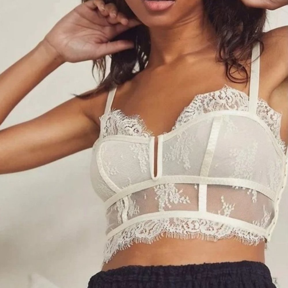 NWT Free People Layer in Lace Bustier Ivory color